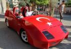 Fabrika işçisi kendine otomobil yaptı
