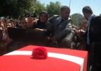 Şehit annesinden PKK'ya tokat gibi hareket!
