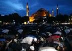 Ayasofya meydanında sabah namazı
