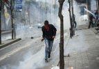 Kurtuluş'ta polise molotoflu saldırı
