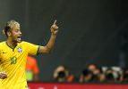 Brezilya coştu, Neymar tarihe geçti!