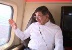 Davutoğlu, mitingdekileri helikopterden selamladı