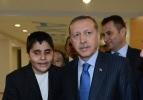 Engelli aktivistin tüm siyasilerle fotoğrafı var