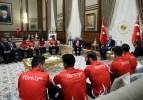 Erdoğan madalya kazanan milli sporcuları ağırladı