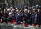 Davutoğlu, gözyaşlarını tutamadı