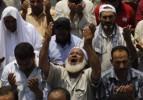 Mısır'da y&uuml;zbinler Mursi i&ccedil;in ayakta