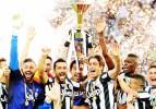 Şampiyon Juventus kupasına kavuştu