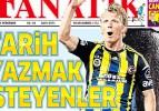 Gazetelerin sarı lacivert manşetleri
