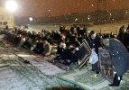 Kar altında 'Kurtuluş namazı'