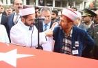 Cenaze namazını, şehidin babası kıldırdı