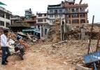Nepal, depremin izlerinin silinmesini bekliyor