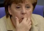 Merkel'den iğren&ccedil; hareket GALERİ