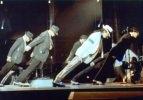 Michael Jackson nasıl d&uuml;şmeden &ouml;ne eğiliyordu?