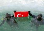 Balık adamlar Tödürge Gölü'ne daldı