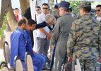 Şehidi yaralı arkadaşları uğurladı
