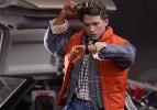 Michael J. Fox kendi hastalığına gülüyor!