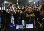 Şampiyon Beşiktaş ezeli rakiplerini geçemedi!