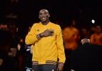 Kobe Bryant rekor sayıyla veda etti!
