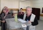 Türkiye yeni anayasayı oyluyor! Sandık başından kareler