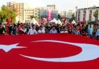 Urfa’da bayrak indirilmesine tepki gösterildi
