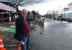 Sapanca g&ouml;l&uuml; taştı evler su altında kaldı
