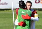 Florya'da Burak ve Drogba'dan samimi poz!