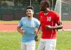 Usain Bolt'tan Ag&uuml;ero'ya futbol dersi