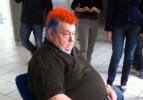 Başkan saçlarını takımının renklerine boyattı