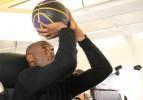 Kobe'nin reklam fotoğrafları basına dağıtıldı