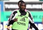Niang idmana çıktı, Dentinho sakatlandı