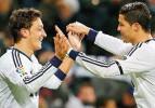 Arda durdu Ronaldo ve Mesut vurdu!