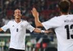 Almanya Mesut Özil'le coştu! 3-0