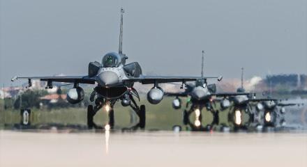 Gündüz 'kartal' gece 'yarasa' F-16'lar, her şartta göreve hazır!