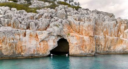 Antalya'daki bu iki mağara zincirlendi: Mevzuatta bile girişler yasak! 