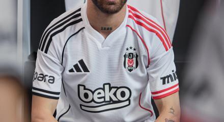 Beşiktaş'tan ilgi çeken yeni sezon formaları! Herkes o tasarımı konuşuyor
