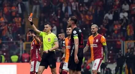 Trio, G.Saray maçının önüne geçen pozisyonları değerlendirdi: Yardımcı hakeme büyük tepki