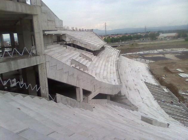 2011 yılında TOKİ tarafından yapımına başalanan Bursaspor'un yeni mekanı Timsah Arena yavaş yavaş yüzünü göstermeye başladı. İşte Bursaspor'un yeni stadının ilk görüntüleri...