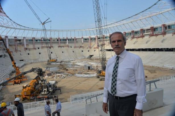 <p>Dış yüzeydeki dayanıklı teflon kaplama işlemleri sürüyor. Stadyumun diğer parçaları da önümüzdeki günlerde yavaş yavaş monte edilmeye başlanacak. Stadyum, yeni sezonda karşılaşmalara hazır hale getirilecek” dedi.</p>