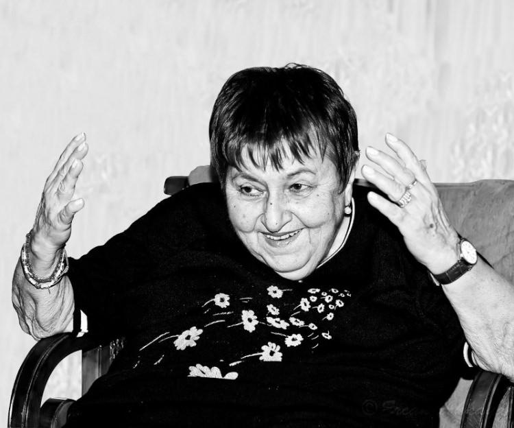 <p>SUNA PEKUYSAL</p>
