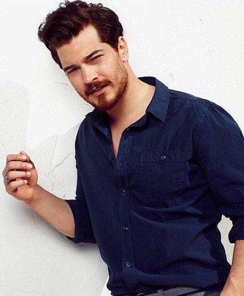 <p><strong>Çağatay Ulusoy</strong></p>

<p>1.90 cm</p>
