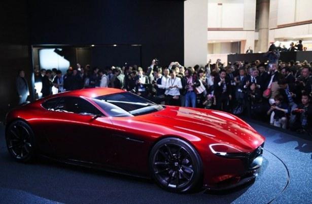 <p><strong>Mazda RX-VISION</strong></p>
