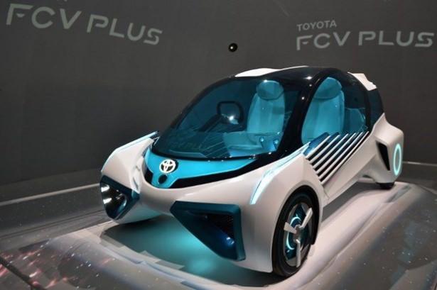 <p><strong>Toyota FCV Plus</strong></p>
