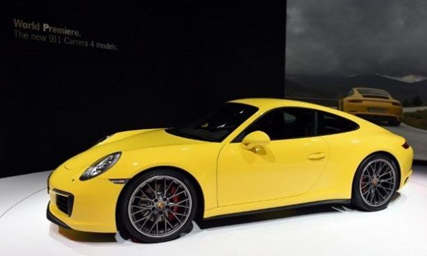 <p><strong>Porsche 911 Carrera 4S</strong></p>
