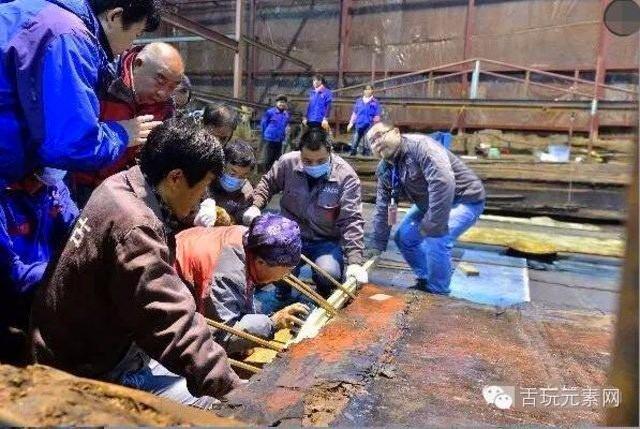 <p>Çin'de yaptıkları arkeolojik kazılar sırasında buldukları mezarı açan uzmanlar şaşkına döndü.</p>

<ul>
</ul>

<p> </p>
