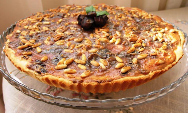 <p>Hurmalı tart</p>
