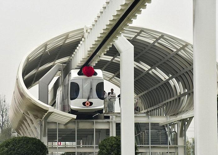 <p>Tren elektirik yerine gücünü lityum bataryalardan sağlıyor. </p>
