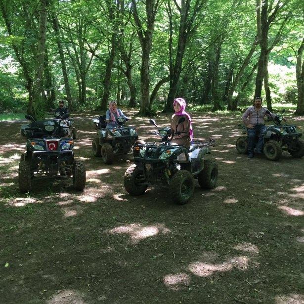 <p>ATV turunuzda eğlenceli vakit geçirmek için <a href="https://www.facebook.com/igneadaatvsafari" target="_blank">https://www.facebook.com/igneadaatvsafari</a> iletişim kurabilirsiniz.</p>
