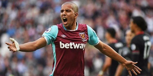 <p>FEGHOULİ - GALATASARAY<br />
<br />
Arka arkaya transfer bombalarını patlatan Galatasaray'da şimdi gözler Sofiane Feghouli'de... İngiliz basını, sarı-kırmızılı ekibin, West Ham United'ı 4.5 milyon euro'ya ikna ettiğini ve transferin bittiğini belirtse de görüşmelerin kulüpler düzeyinde hala daha devam ettiği öğrenildi..Kaynak: Fotomaç</p>