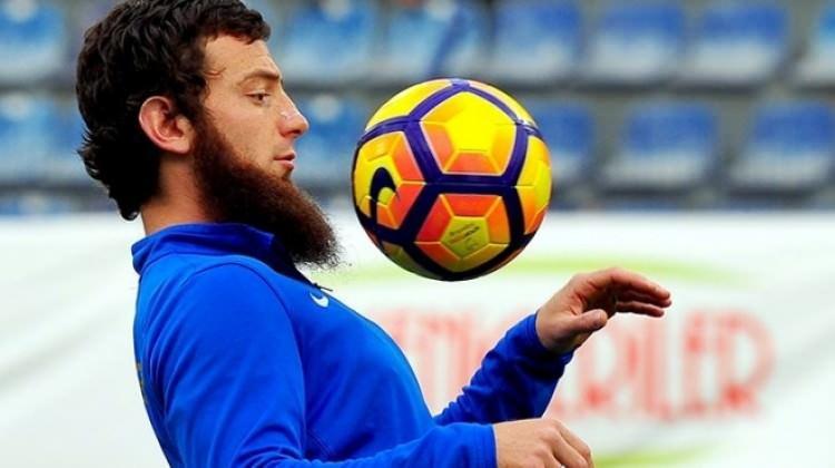 <p><span style="color:#FFD700"><strong>Aykut Demir</strong></span><br />
<br />
Osmanlıspor'dan Giresunspor'a!</p>