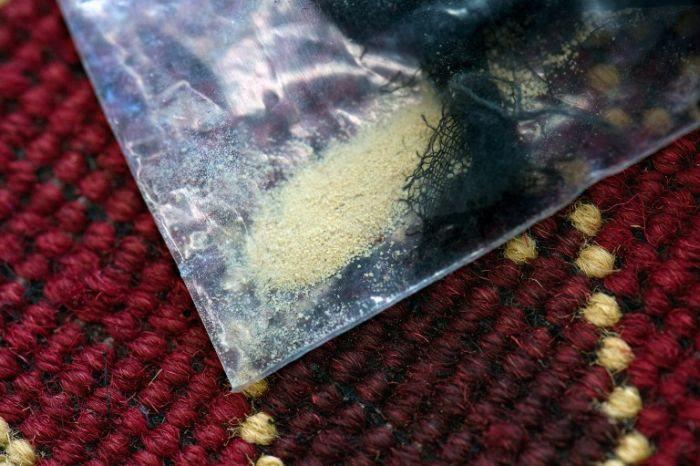 <p>Toplam 9 halının içinde 45 kilogram eroin ele geçirildiği bildirildi.</p>
<ul>
</ul>